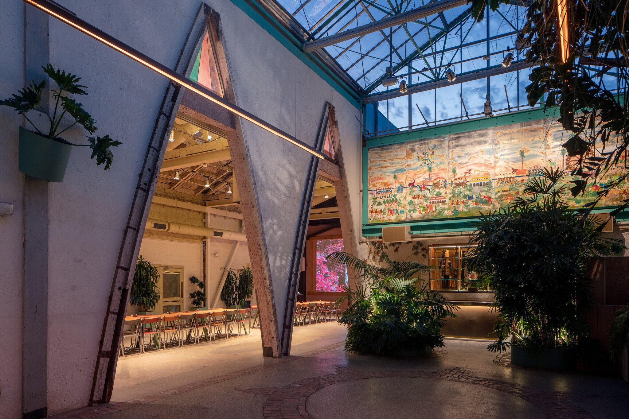 600-616 E 4th St, Los Angeles, CA à vendre Photo du bâtiment- Image 1 de 11