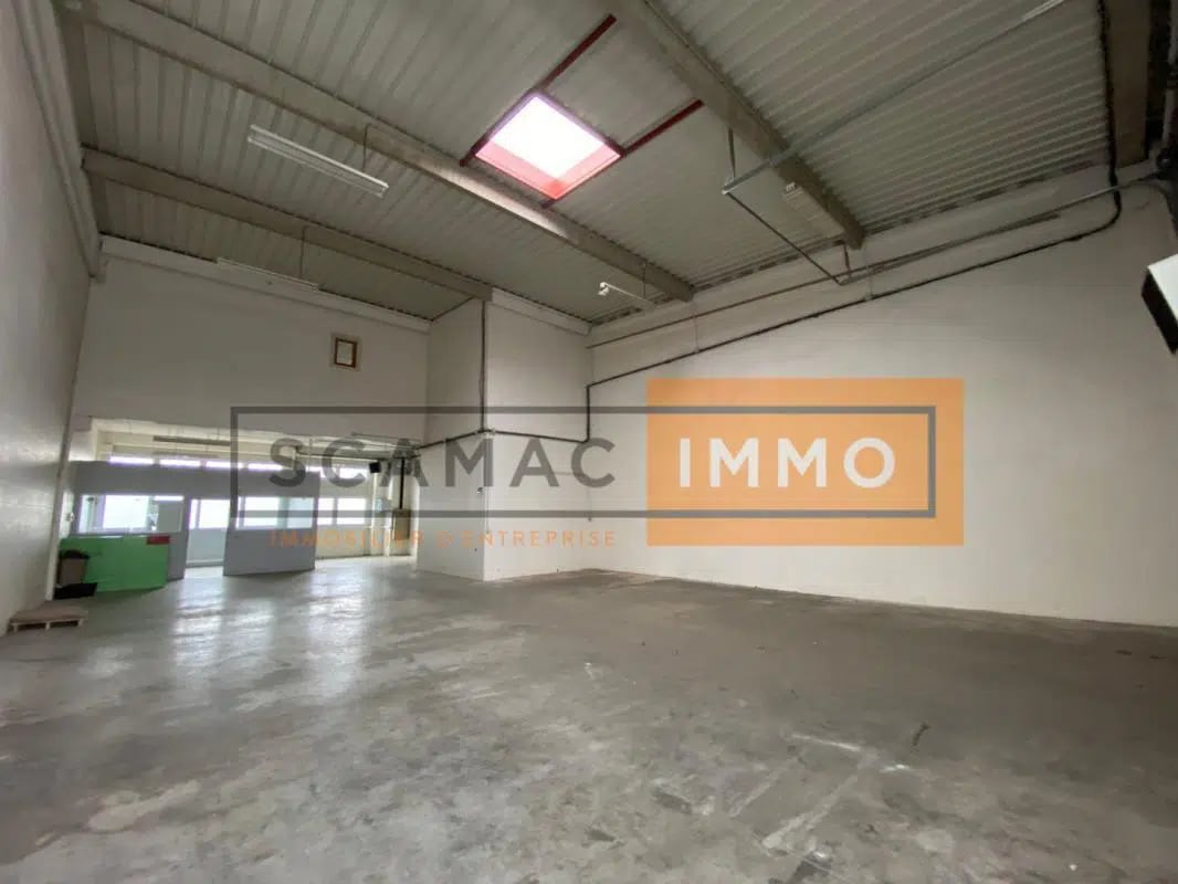 Industrial in Vitry-sur-Seine for lease Interior Photo- Image 1 of 5
