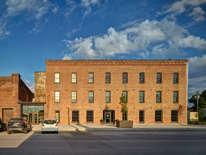 112 SE 4th St, Des Moines, IA à louer Photo du bâtiment- Image 1 de 7
