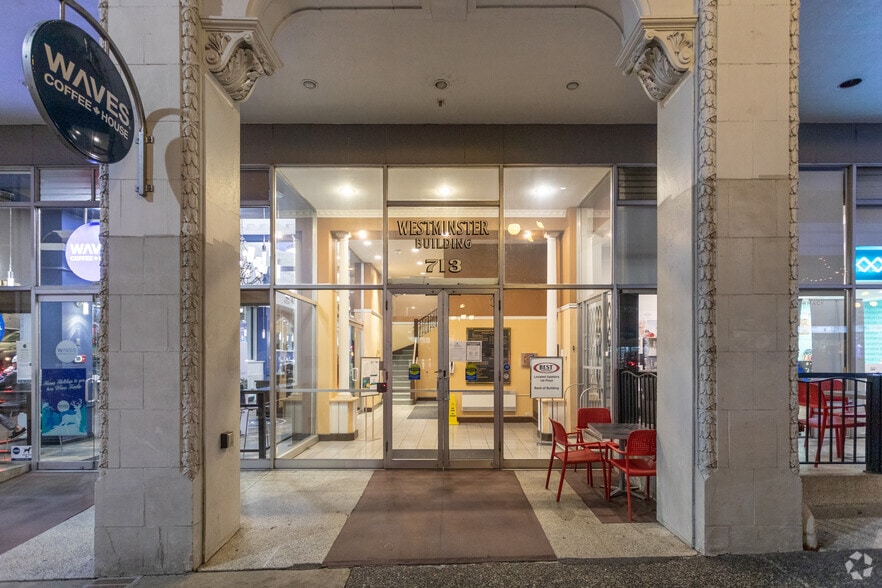 713 Columbia St, New Westminster, BC for sale - Building Photo - Image 2 of 5