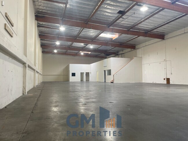 More details for 2400-2402 Palm Dr, Signal Hill, CA - Industrial for Lease
