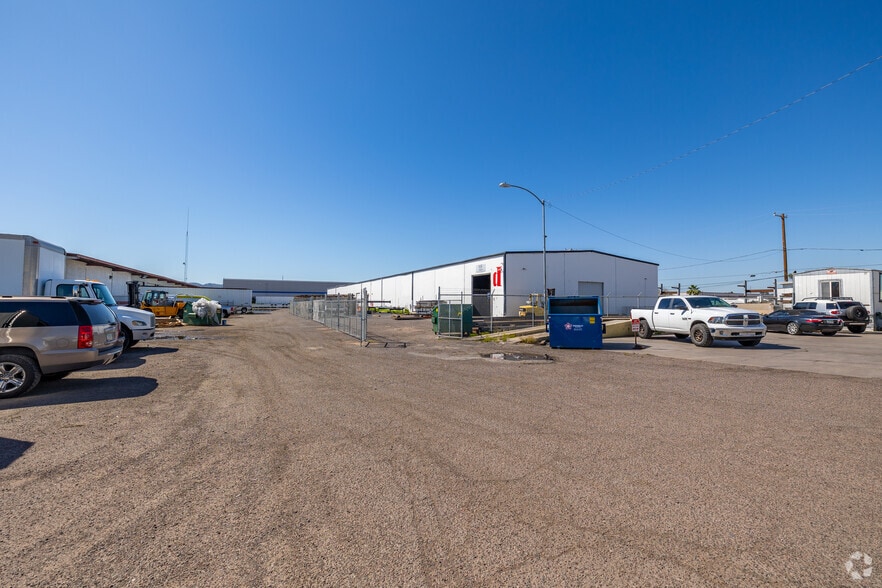 1315 E Gibson Ln, Phoenix, AZ for lease - Primary Photo - Image 1 of 62