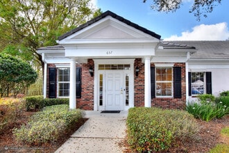 657-659 Lumsden Rd, Brandon, FL for lease Building Photo- Image 1 of 10