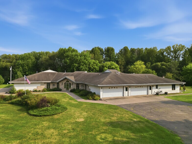 305 W Prospect St, Thorp, WI à vendre - Photo du bâtiment - Image 2 de 8