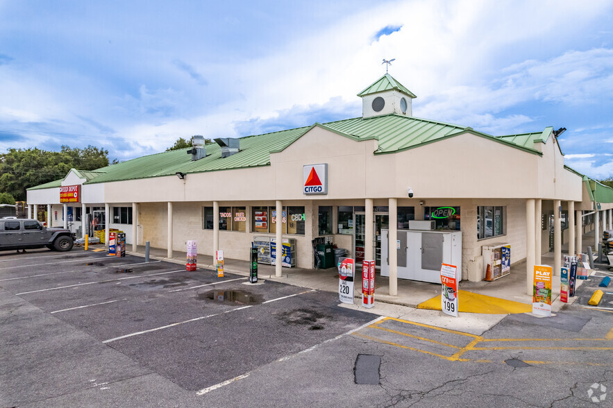 16824 Gunn Hwy, Odessa, FL à louer - Photo principale - Image 1 de 12