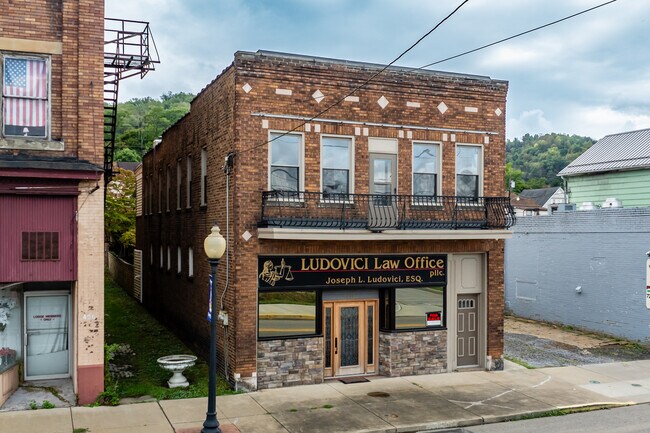 Plus de détails pour 448 Carolina Ave, Chester, WV - Bureau à vendre
