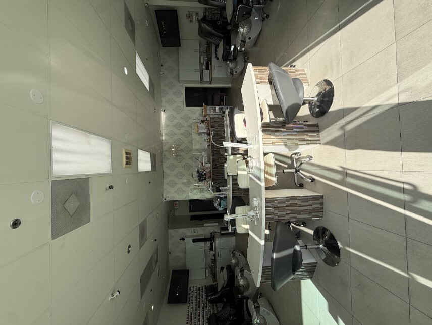 3719-3731 Foothill Blvd, Glendale, CA for lease Interior Photo- Image 1 of 4