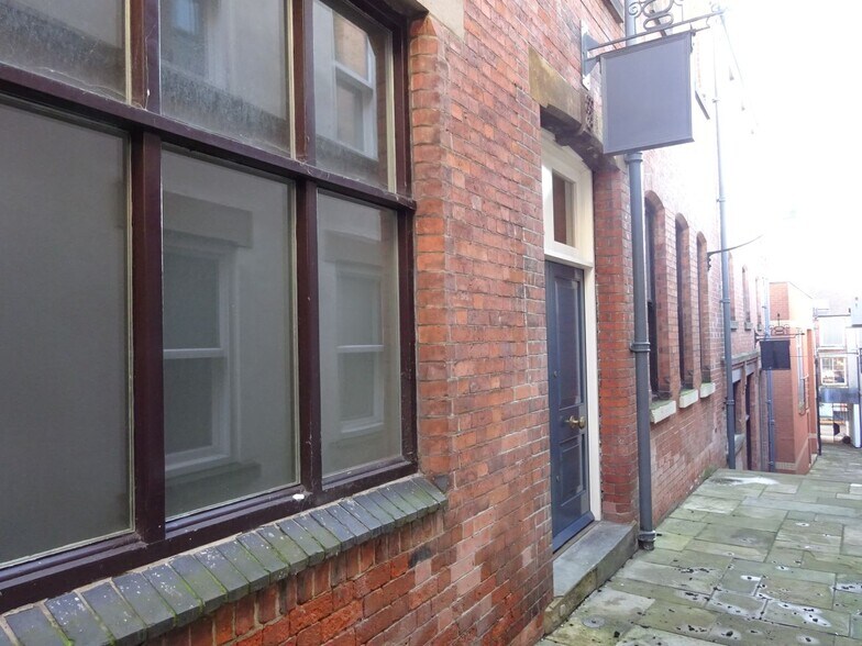 2 Token House Yard, Nottingham à louer - Photo du bâtiment - Image 2 de 12