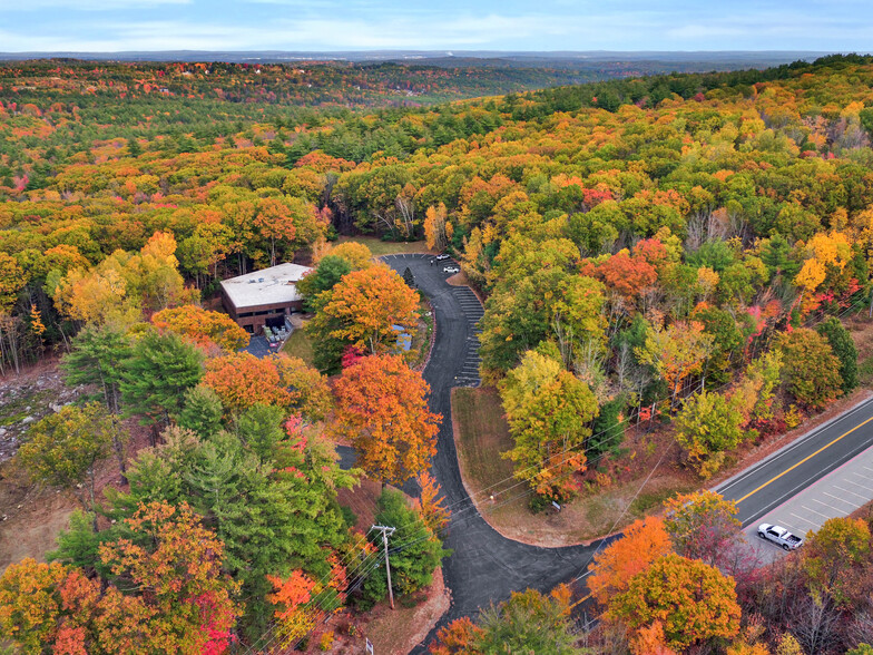 326 Chestnut Hill Rd, New Boston, NH for sale - Building Photo - Image 1 of 1