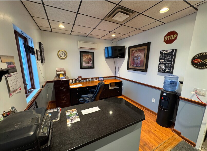 2514 Pine Ave, Niagara Falls, NY for lease - Building Photo - Image 2 of 20