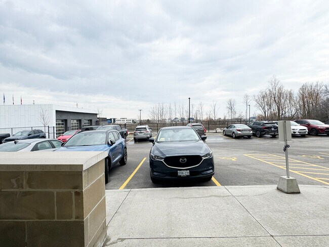 Plus de détails pour 200 Cachet Woods Crt, Markham, ON - Bureau à vendre