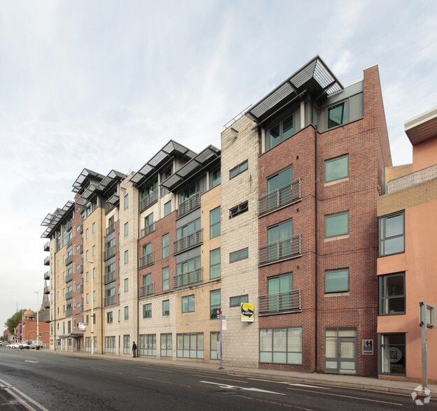 156 Chapel St, Salford à vendre - Photo du bâtiment - Image 3 de 5