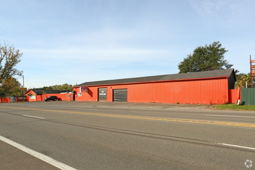 5901 N Dort Hwy, Flint, MI à vendre - Photo du bâtiment - Image 2 de 4