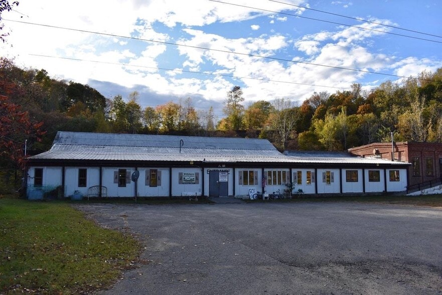 45 Mill Ln, Willsboro, NY à vendre - Photo du bâtiment - Image 3 de 3