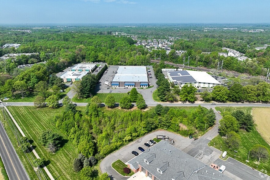 45 Everett Dr, Princeton Junction, NJ for lease - Building Photo - Image 3 of 27