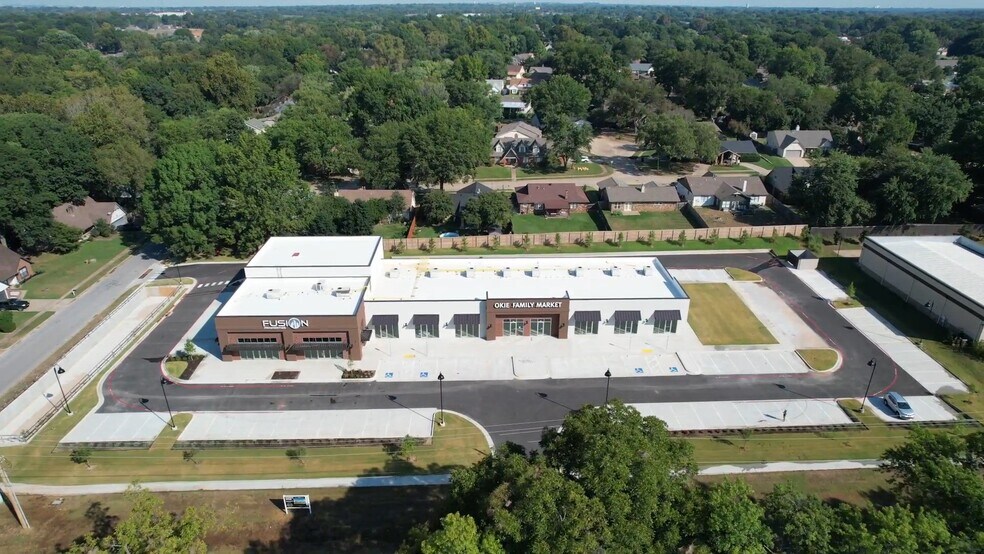 904 W Jasper St, Broken Arrow, OK à louer - Vidéo sur l’inscription commerciale - Image 2 de 8