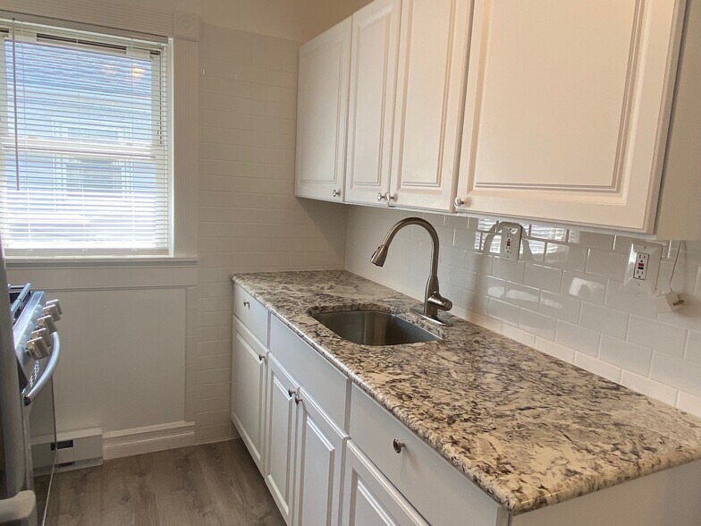 526-532 Merrick Rd, Rockville Centre, NY à vendre - Photo intérieure - Image 2 de 7