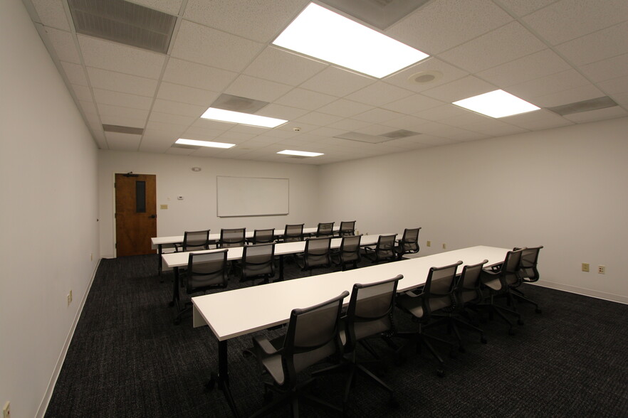 2141 Enterprise Dr, Florence, SC for lease - Interior Photo - Image 3 of 6