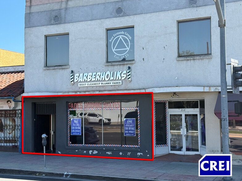 218 S Brand Blvd, San Fernando, CA à louer - Photo du bâtiment - Image 3 de 14