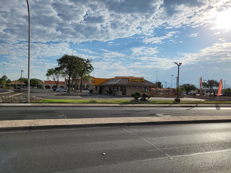 1009 El Paseo Rd, Las Cruces, NM for lease - Building Photo - Image 2 of 6