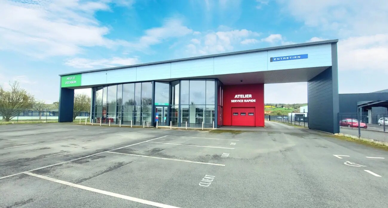 Commerce de détail dans ANTRAN à louer Photo du bâtiment- Image 1 de 9