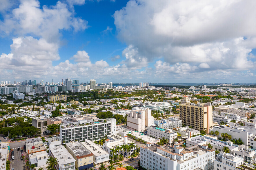 944 Collins Ave, Miami Beach, FL à louer - Photo du bâtiment - Image 2 de 4