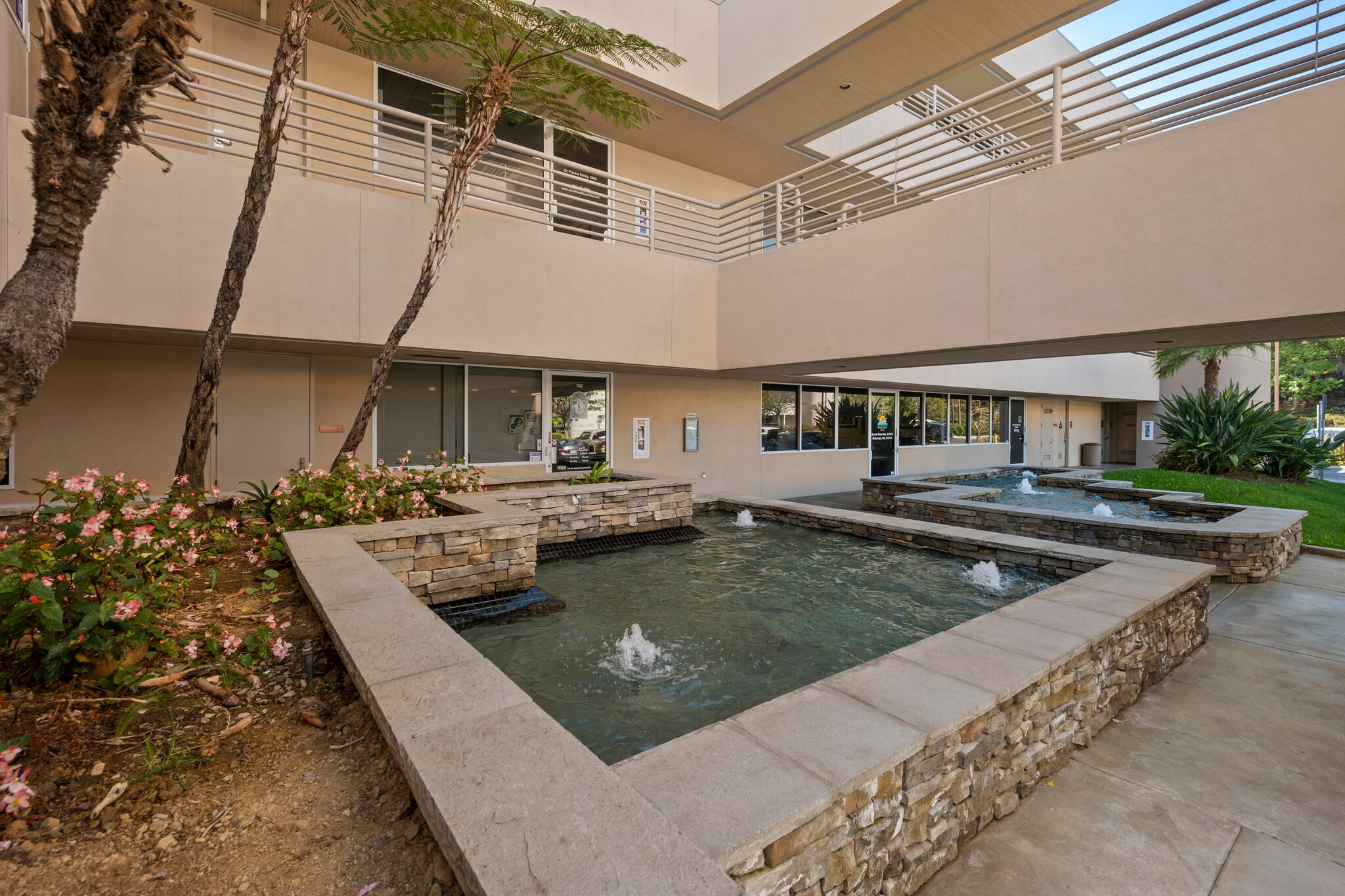 5830 Oberlin Dr, San Diego, CA à vendre Photo principale- Image 1 de 8