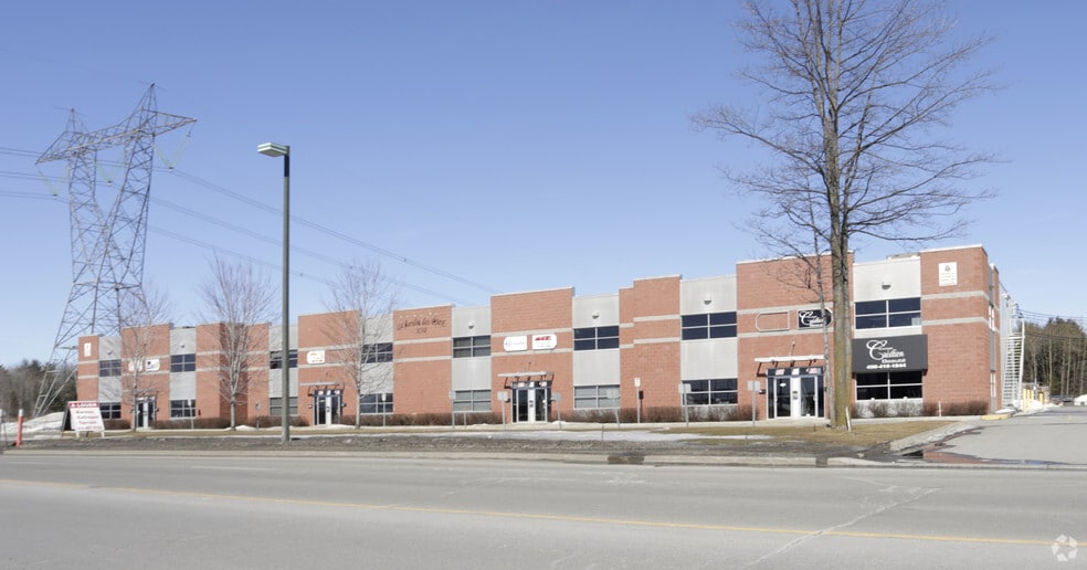 3130 Boul des Entreprises, Terrebonne, QC à louer - Photo du bâtiment - Image 2 de 6