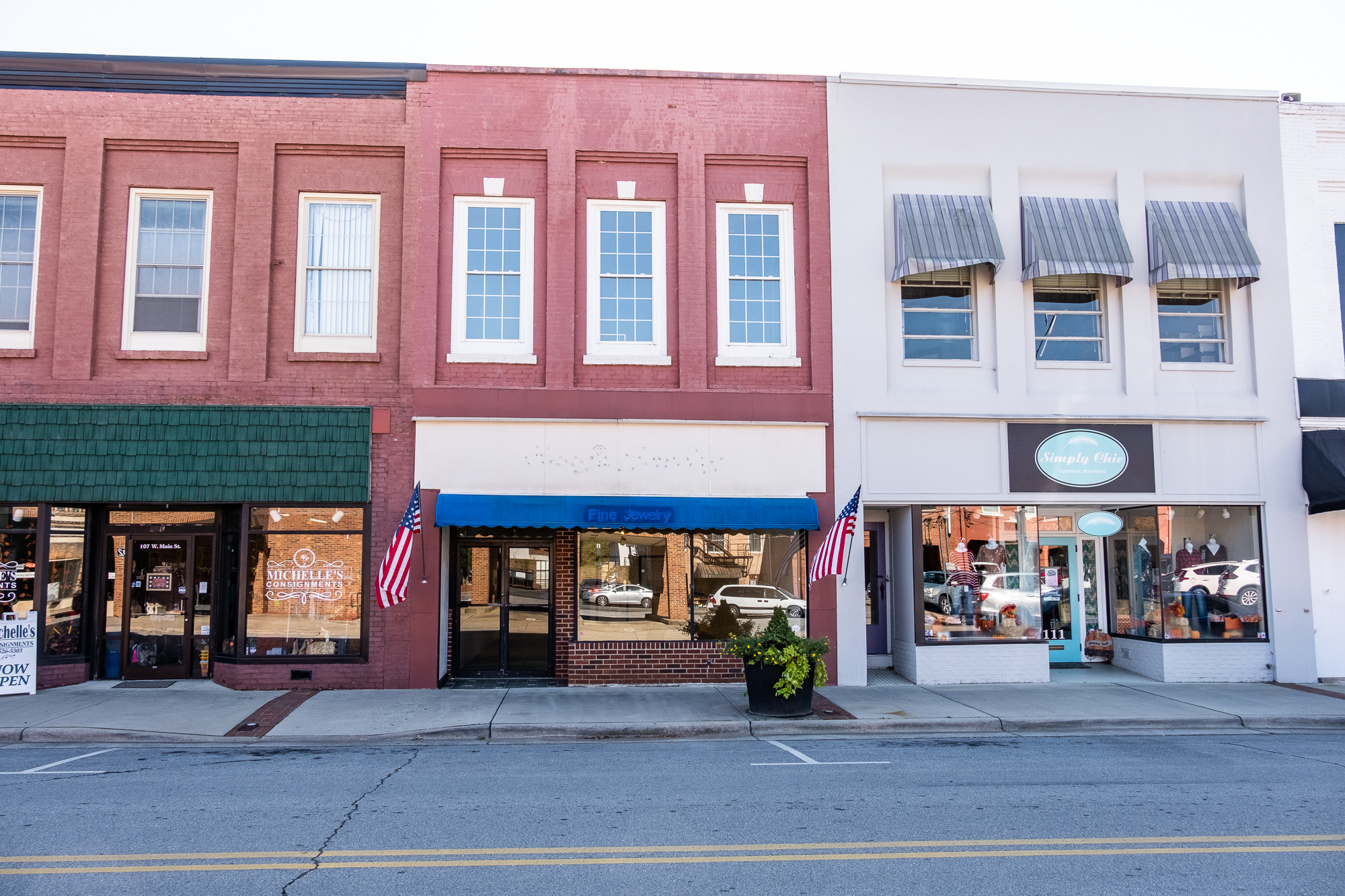 109 W Main St, Elkin, NC à vendre Photo du bâtiment- Image 1 de 1