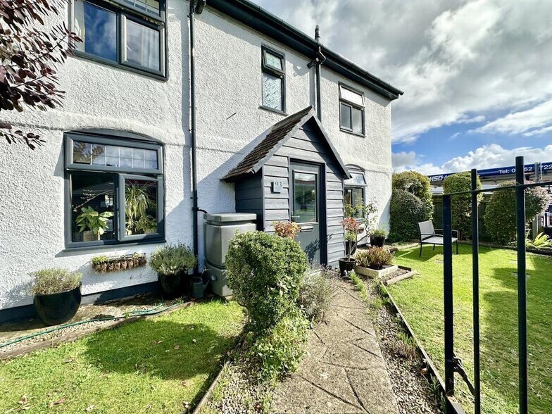 93 Hucclecote Rd, Gloucester à vendre - Photo du bâtiment - Image 3 de 24