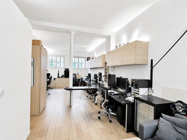Office in Paris for lease - Interior Photo - Image 3 of 4