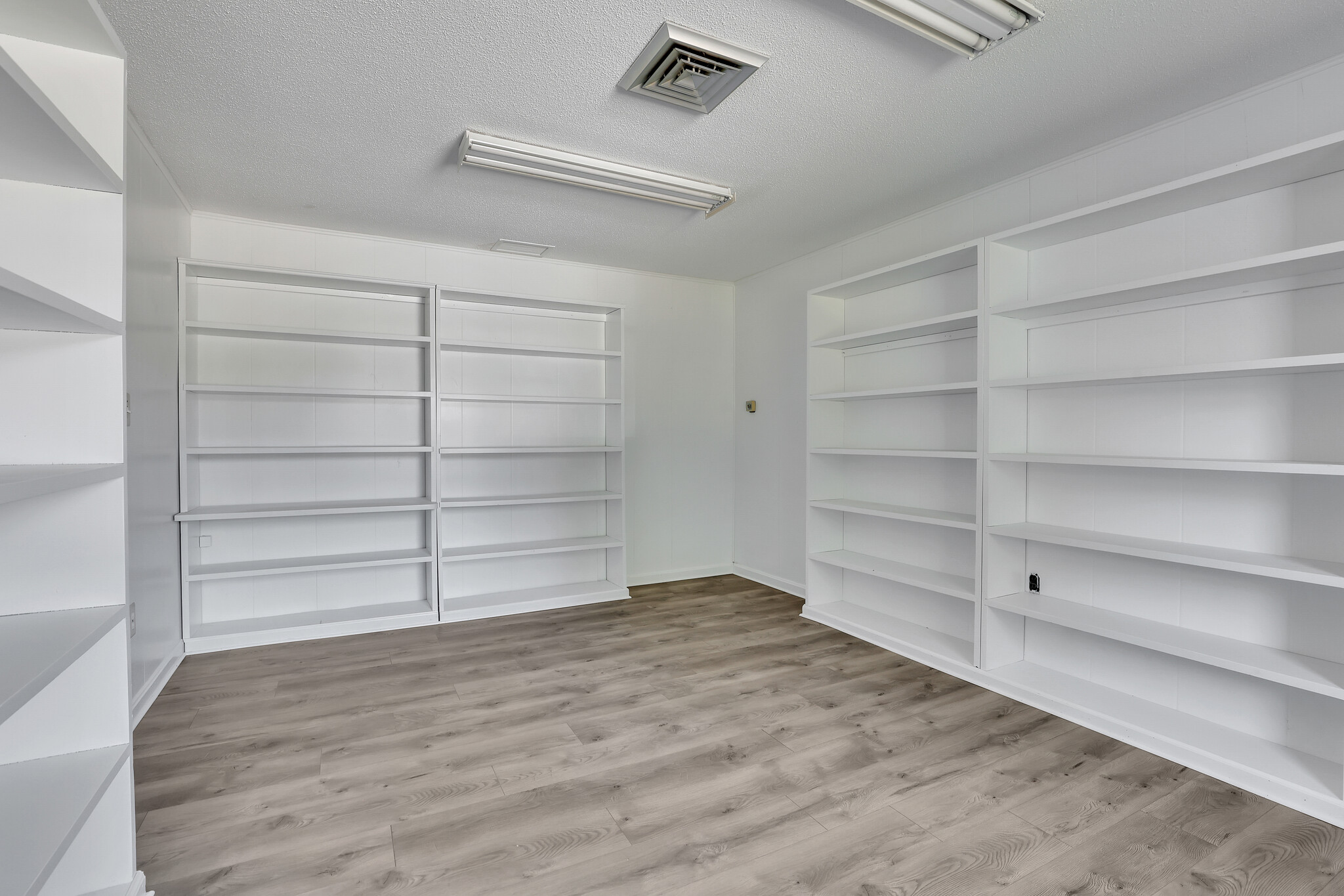 107 Main St, Hebron, CT for lease Interior Photo- Image 1 of 25