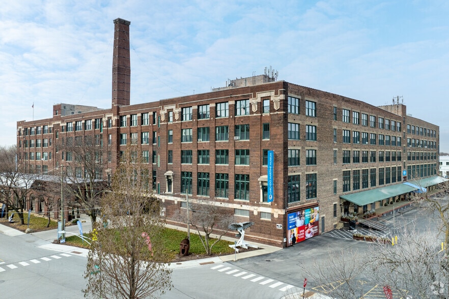 1200 W 35th St, Chicago, IL for lease - Primary Photo - Image 1 of 47