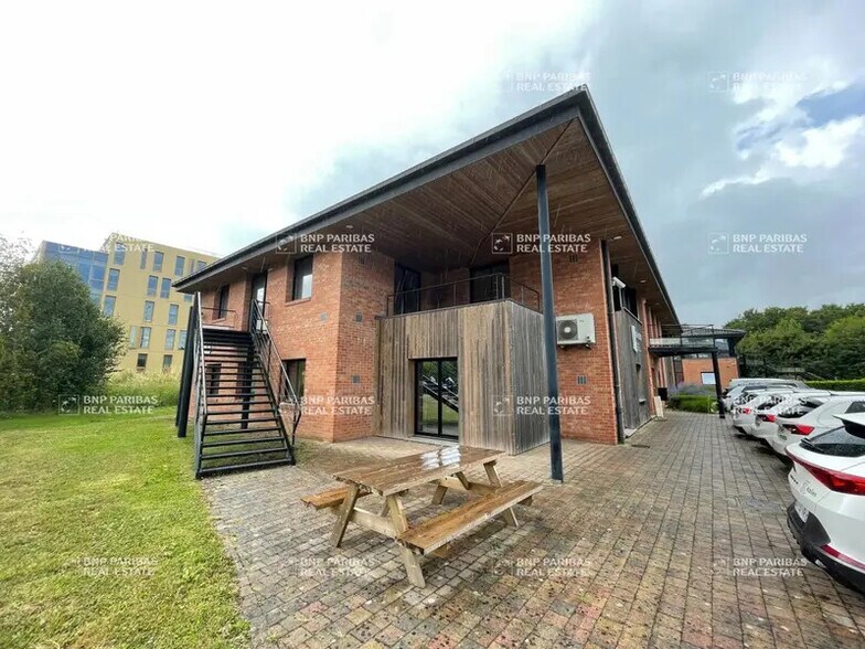 16 Rue Louis Néel, Lezennes à louer - Photo du bâtiment - Image 2 de 12