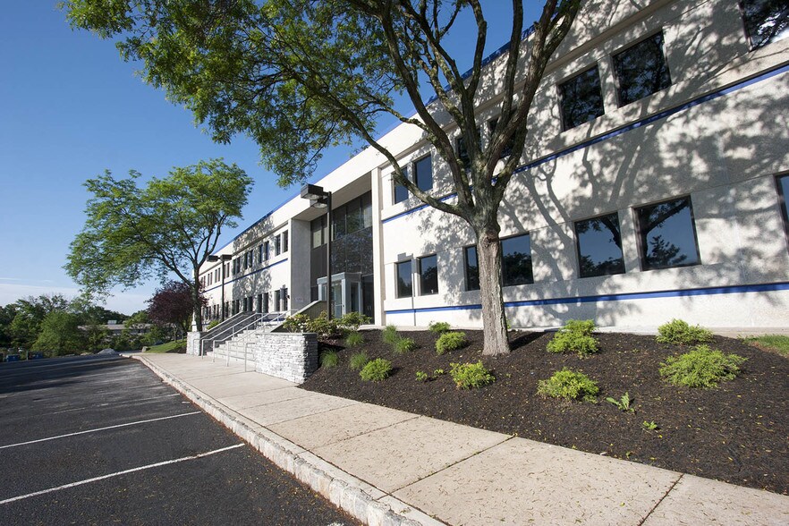 575 Route 28, Raritan, NJ à louer - Photo du bâtiment - Image 3 de 11