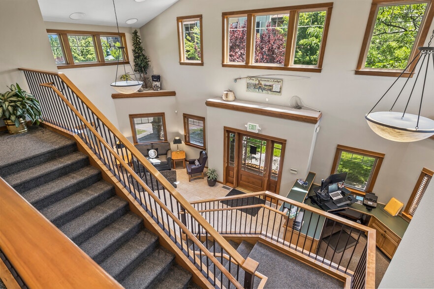 796 SW Bradbury Way, Bend, OR for lease - Building Photo - Image 3 of 14
