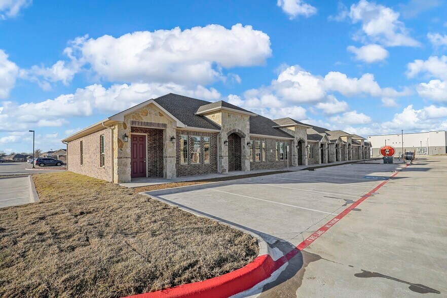 200 Cypress Bend, Princeton, TX à vendre - Photo du bâtiment - Image 2 de 24