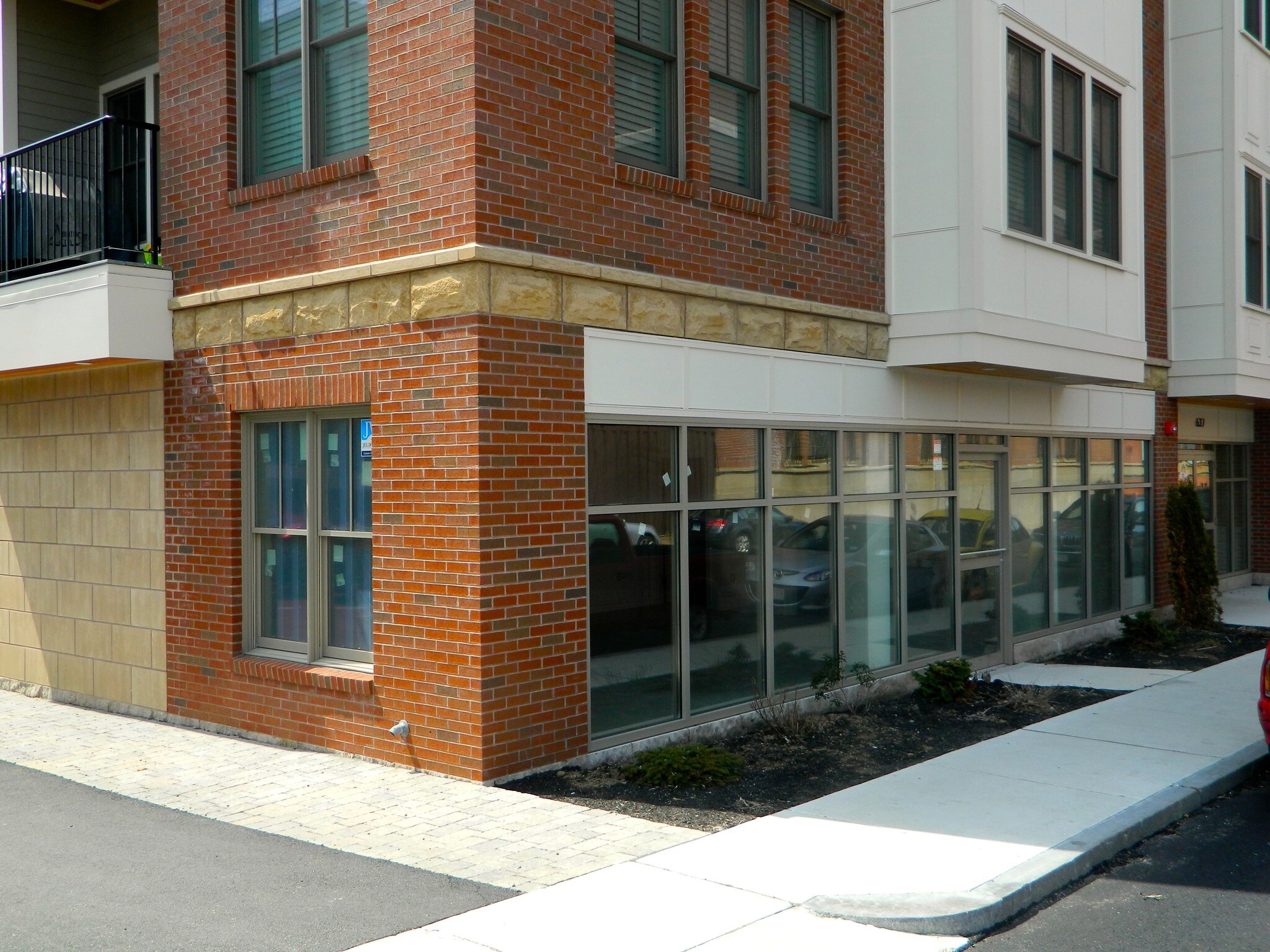 637 E 1st St, Boston, MA for lease Primary Photo- Image 1 of 9