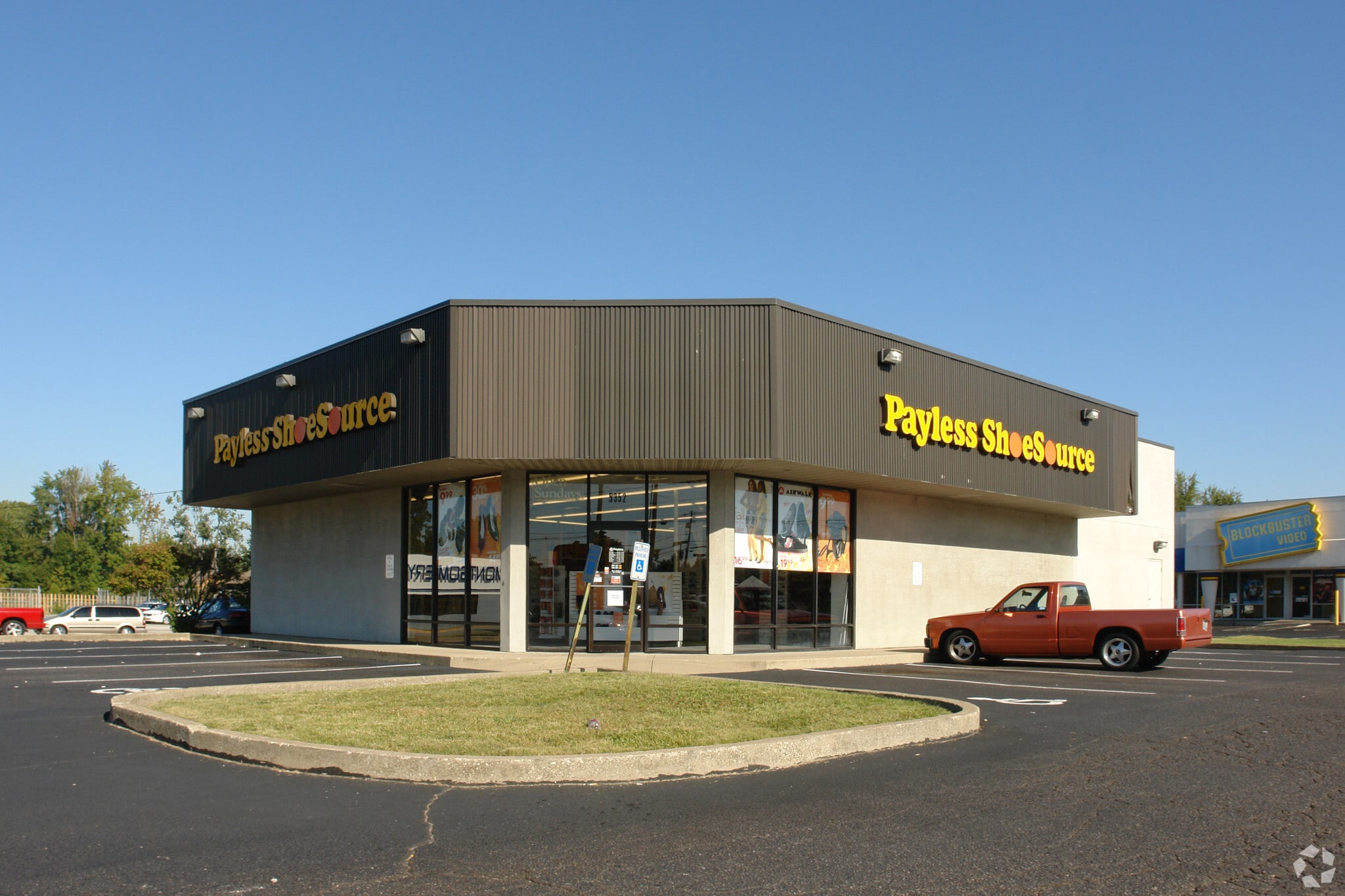 5352 Dixie Hwy, Louisville, KY for sale Primary Photo- Image 1 of 8