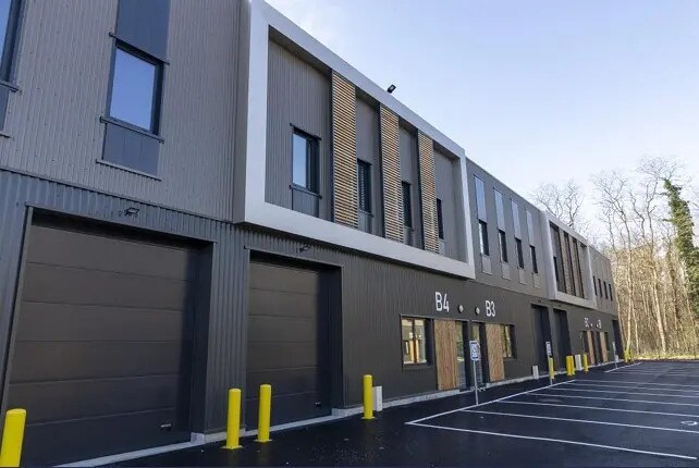 Flex dans Les Mureaux à louer - Photo du bâtiment - Image 2 de 7