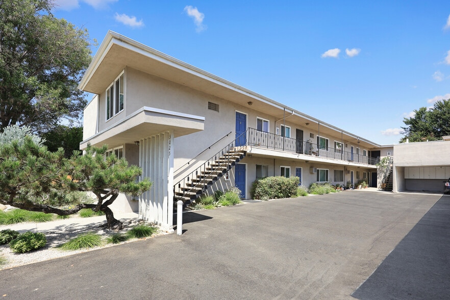 3025 Glenhurst Ave, Los Angeles, CA à vendre - Photo du bâtiment - Image 3 de 17