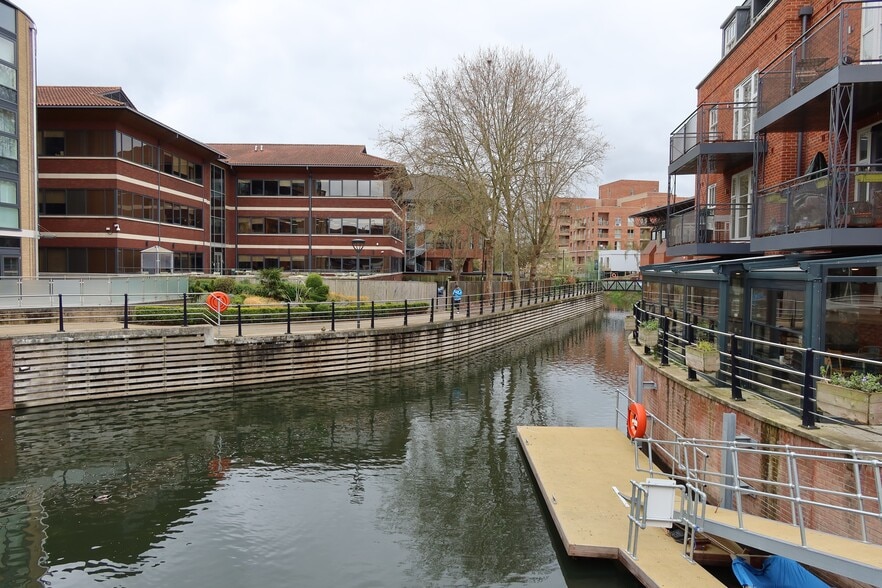 7 High St, Maidenhead for sale - Building Photo - Image 2 of 8