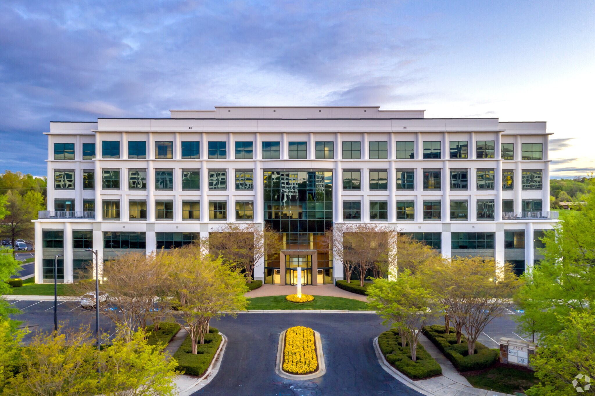 3800 Arco Corporate Dr, Charlotte, NC for lease Building Photo- Image 1 of 21