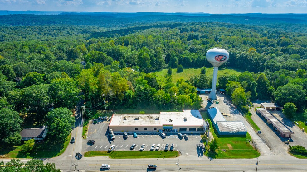 3703 Taft Hwy, Signal Mountain, TN à vendre - Photo du bâtiment - Image 2 de 33