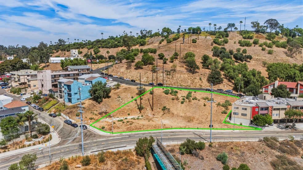 626 Lookout Dr, Los Angeles, CA à vendre - Photo principale - Image 1 de 21