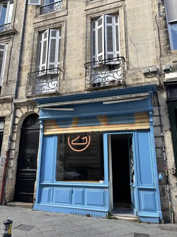 Retail in Bordeaux for lease Building Photo- Image 1 of 9