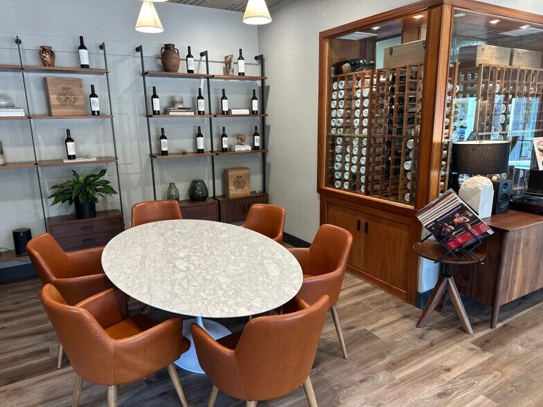 1040 Main St, Napa, CA à louer - Photo intérieure - Image 3 de 18