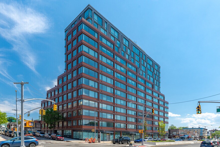 737 4th Ave, Brooklyn, NY à louer - Photo du bâtiment - Image 3 de 3