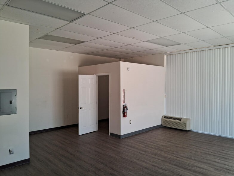 850-876 Duncan Ave, Kissimmee, FL à louer - Photo du bâtiment - Image 2 de 3