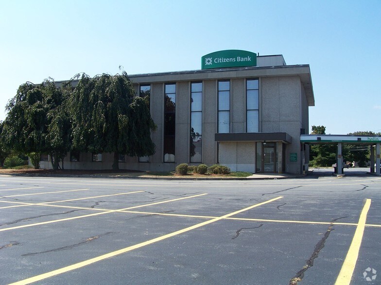 4 Plaza Way, Fairhaven, MA à louer - Photo du bâtiment - Image 2 de 100